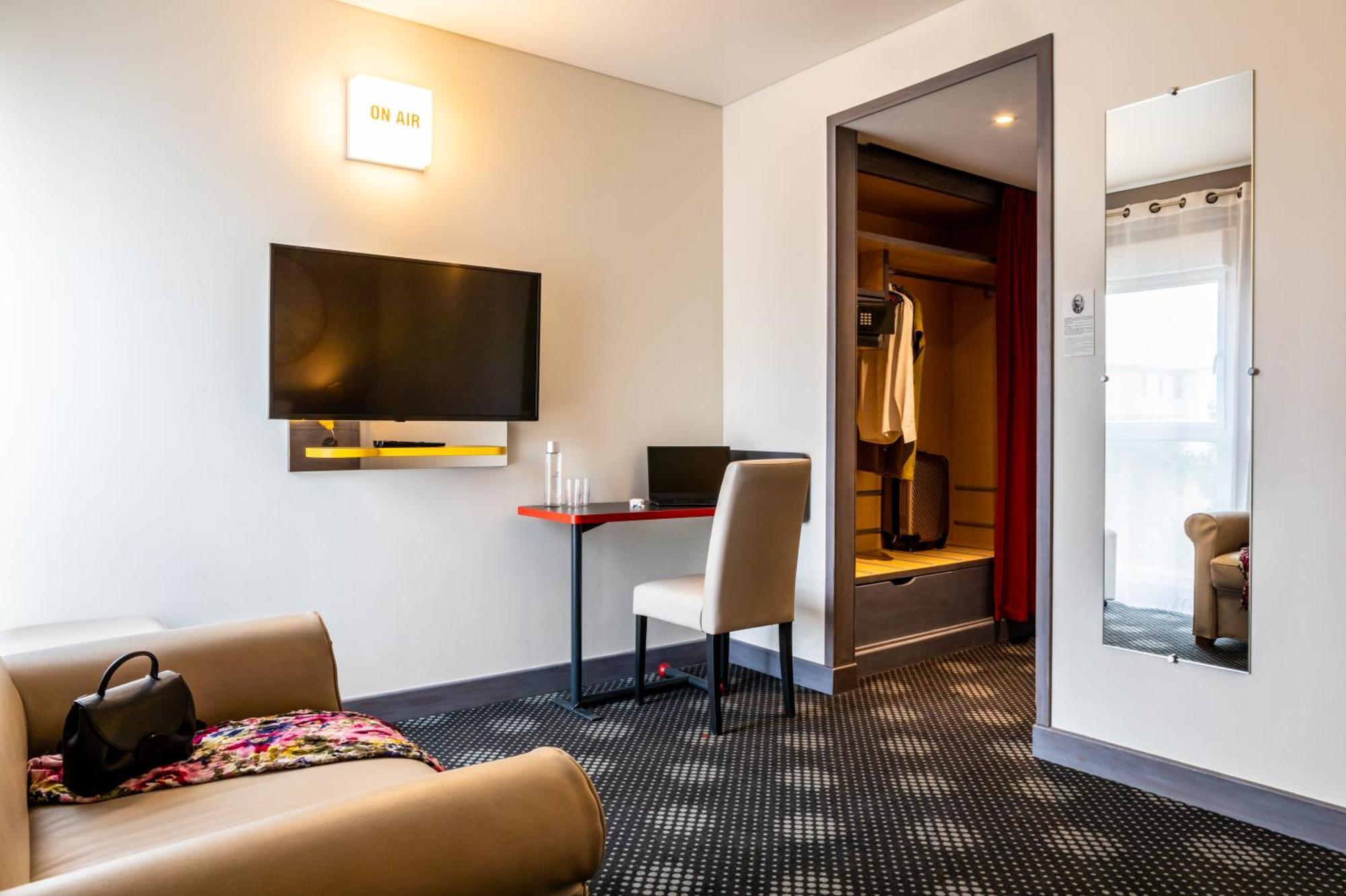 Ibis Styles Paris Mairie De Montreuil Hotel 3*
